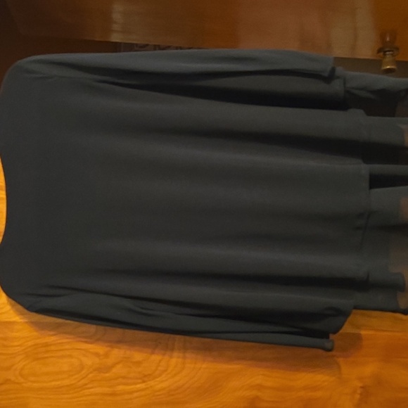 Last Tango Classic Black V-Neck Top - Picture 4 of 4